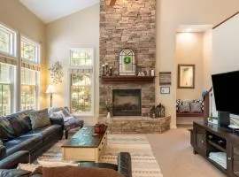 Highland Hideaway by AvantStay Group Poconos Retreat w Patio Game Room LakePool Passes Included