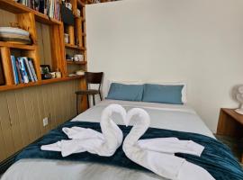 Central Apartment- Travelling for work or Cyclists, hotel en Roxburgh