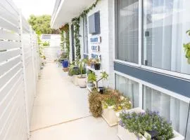 Shabby Chic Shack - 2 bedroom Beach Cottage