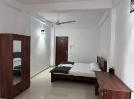 Serrena Airport Guest House - Colombo