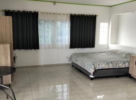 Viv's White House Tingko Beach II, hotell i Alcoy