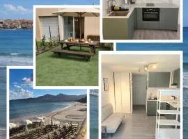 Studio Calvi avec jardinet à 2 min à pieds de la plage