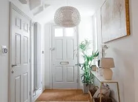 Central Cheltenham Luxury Apartment – Edmonstone House