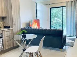Modern 1Bedroom Apartment in Jackal Creek Golf Estate with Pool