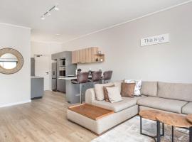 Madison Estate Sandton Pool No Load Shedding Gautrain Access 2BED, viešbutis Johanesburge
