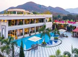 Mountain Creek by ELIVAAS Prive Pet-friendly 1 Luxe Room with Shared Pool and Gazebo