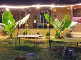 Narmada Home Stay, hotel en Kasrāwad