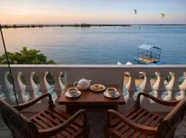 Dinuda Lagoon Hotel