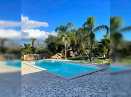 Villa Frita Luxury by HDSalento, hotel in Seclì