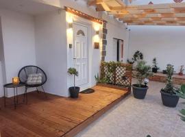 The Nook, Hotel in Maleme