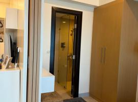 Uptown Parksuites Tower 1, hotel en Maugat