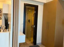 Uptown Parksuites Tower 1