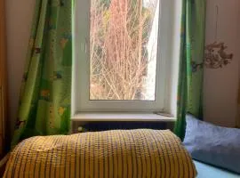 Doppelzimmer mit Terrasse zum Garten, ruhig, Weinbergsblick, zusätzliches Kinderzimmer anbei möglich