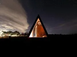 Romantic luxury tiny home in an idyllic setting