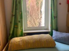 Doppelzimmer mit Terrasse zum Garten, ruhig, Weinbergsblick, zusätzliches Kinderzimmer anbei möglich