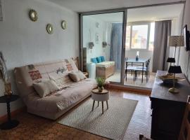 Charming apartment, hotel i Le Barcarès