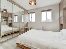 Grace's Spacious Home in Ely