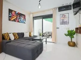 Cozy apartment in Mehdia beach with parking