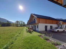Chalet & Spa with Sauna near Nassfeld, Hotel in Rattendorf