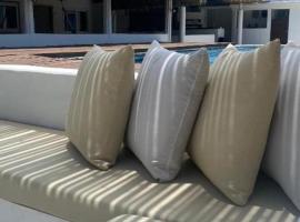 Hot Chipilin El Paredon, hotel a Sipacate