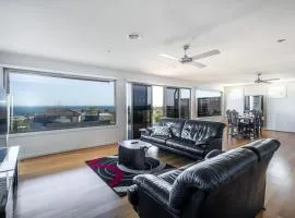 180 Degrees Ocean Views, Pool Table & Coastal Escape