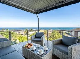 180 Degrees Ocean Views, Pool Table & Coastal Escape