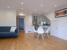 Flat 20 min to Central London and Garden & Parking