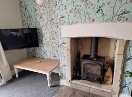 Fieldside House Beautiful Sleeps 6 House with Decked Garden