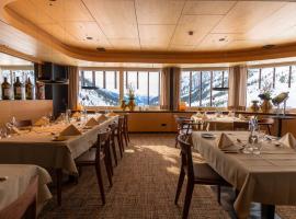 Wohlfühlhotel Hubertushof am Arlberg - Ski-In & Ski-Out - Sky Pool: Stuben am Arlberg şehrinde bir otel