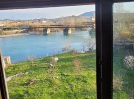 Drini river room