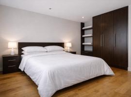 Bright King Room in Chiswick West London Near Tube, Hotel in London