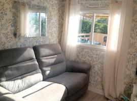 mobil-home, Hotel in Souméras