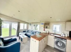 Enzos palace- St Margaret's Holiday Park