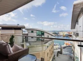 Sail Away - Luxury Apartment with Stunning Harbour Views