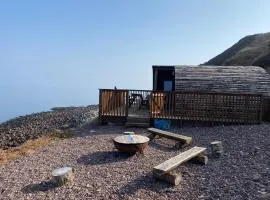 Magical Island cabin overlooking the sea