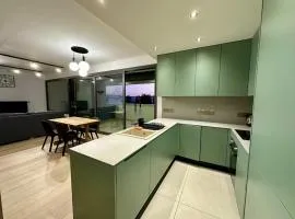 New Amazing 2 bedroom flat near casino beach mall
