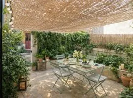 Jolie maison avec cour, centre-ville d'Arles