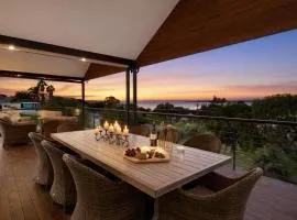 Waterfront Retreat Estuary Views & Balcony