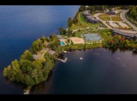 3306 Studio, Condo sur le Lac, Hotel in Lac-Supérieur