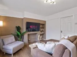 Stylish 3-Bed Countryside House, Peace & Privacy