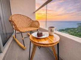 Penthouse Vista Mar & Sierra Nevada, Piscina, Balcón, Último Piso