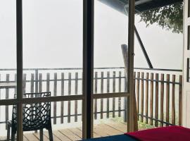 Hill wood nature touch resort, хотел в Pinangode