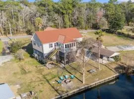 Spacious Foley Retreat Sleeps 12 Game Room Theater