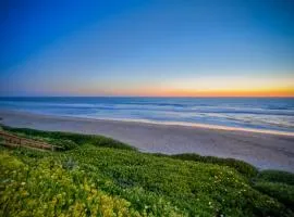 Oceanfront Condo, Private Balcony, Beach Access, BBQ