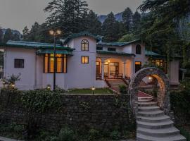 Deodar Bungalow & Cottage by Trikone، فندق في ناينيتال