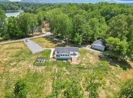 Lake Starboard - Lakefront w/ Private Dock & Fire Pit