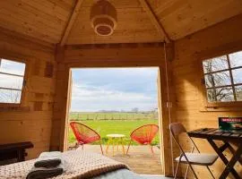 The Bee Garden - Cosy Cabin