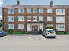 Cosy Speke 3Bed Retreat with Parking, Hotel in Hale