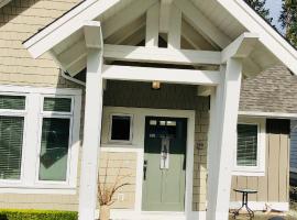 Qualicum Landing Seaside Vill – hotel w mieście Qualicum Beach
