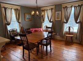 My Valhalla Farm-Room Rentals, hotel sa Oakland